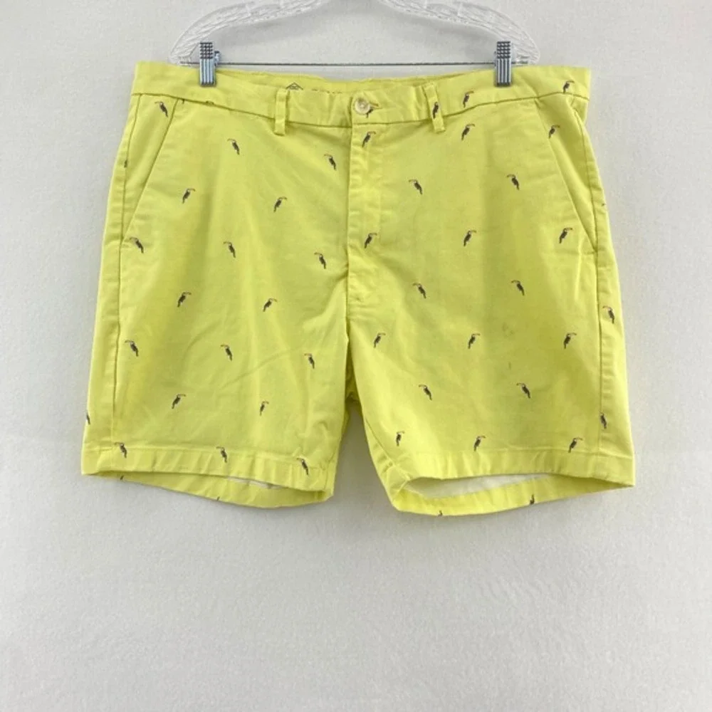 St John's Bay Temp i.lex Shorts Toucan Print Casual Stretch Yellow Men's Size 42